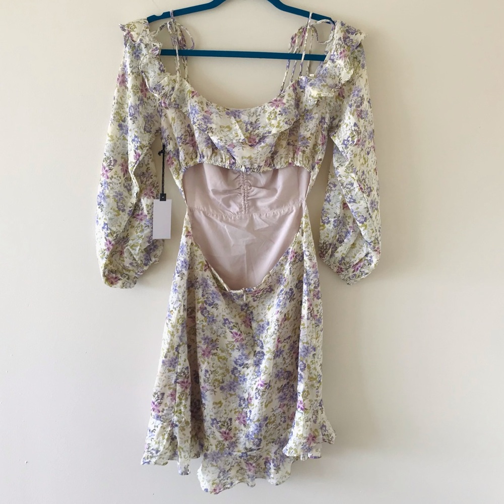 ASTR Anastasia Cutout Back Mini Dress, Ivory Lilac Floral, NWT - Picture 8 of 16